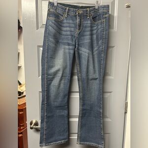 Wrangler Q-Baby  vintage flag embroidered jeans. EUC. Size 9x30. Bootcut